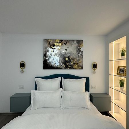 Central Suite Bukares Bagian luar foto