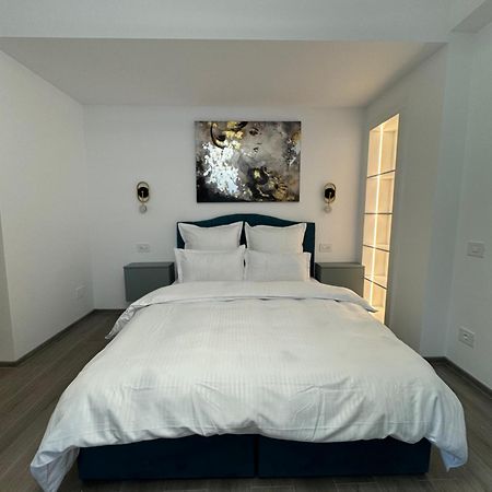 Central Suite Bukares Bagian luar foto