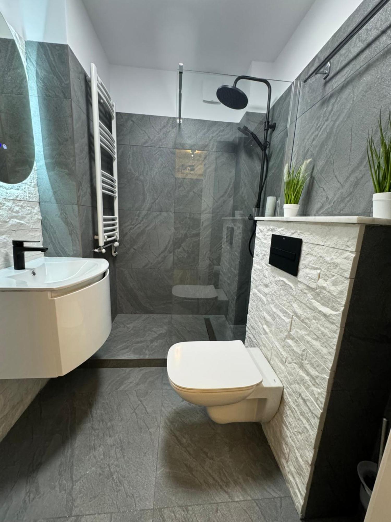 Central Suite Bukares Bagian luar foto