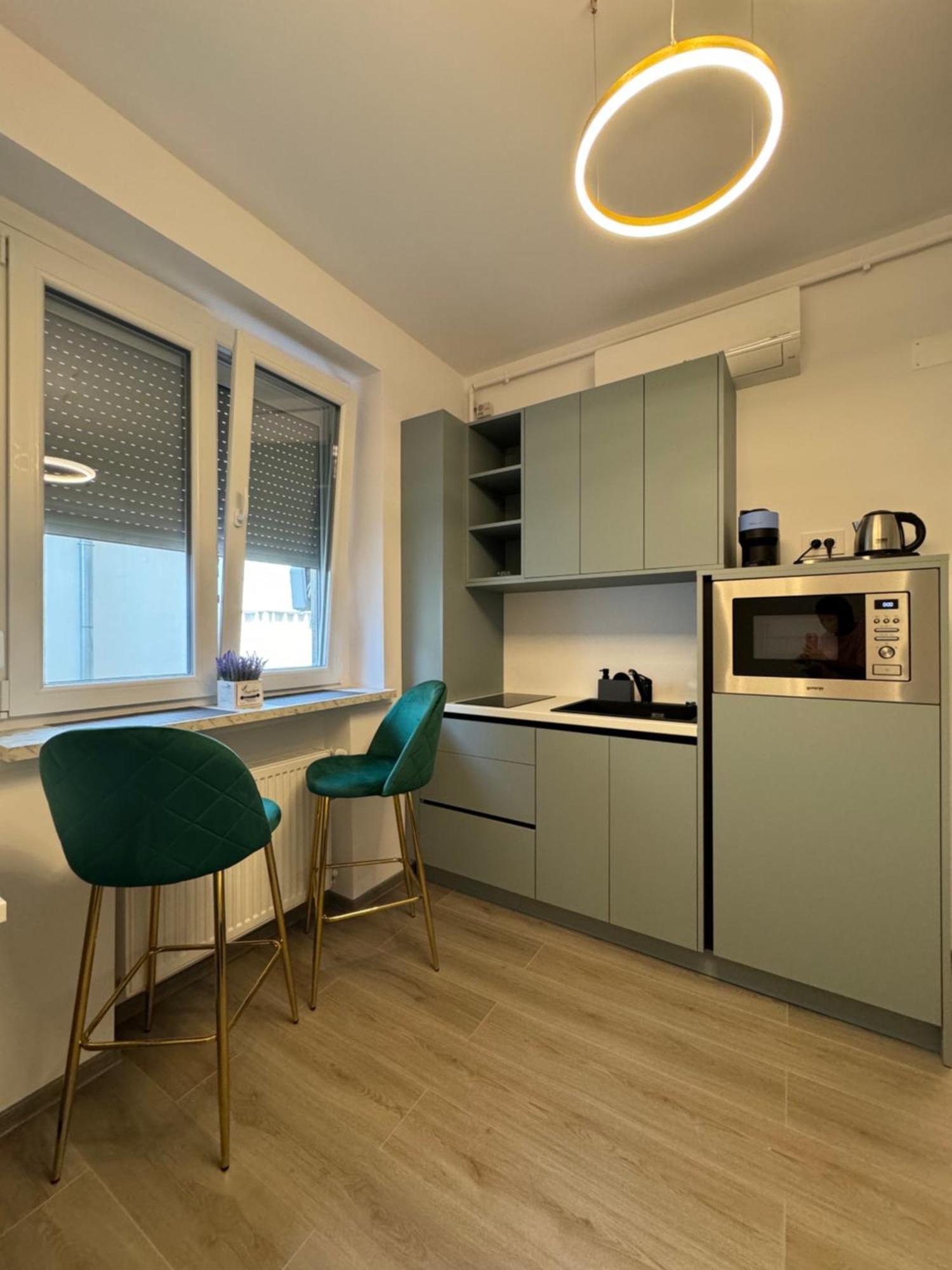 Central Suite Bukares Bagian luar foto